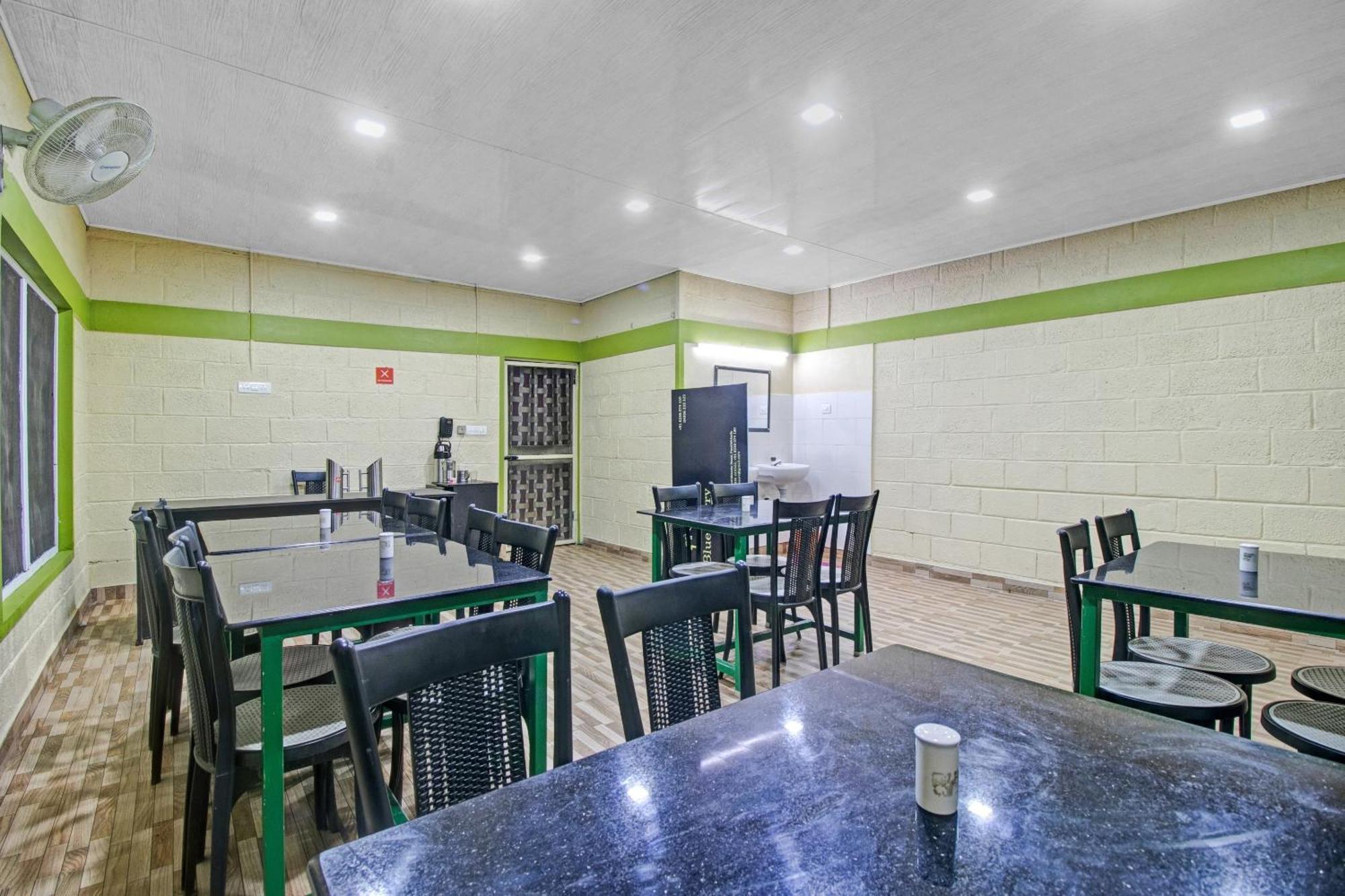 Super Capital O Pop Tavern Kazhakkottam Vettutura Luaran gambar