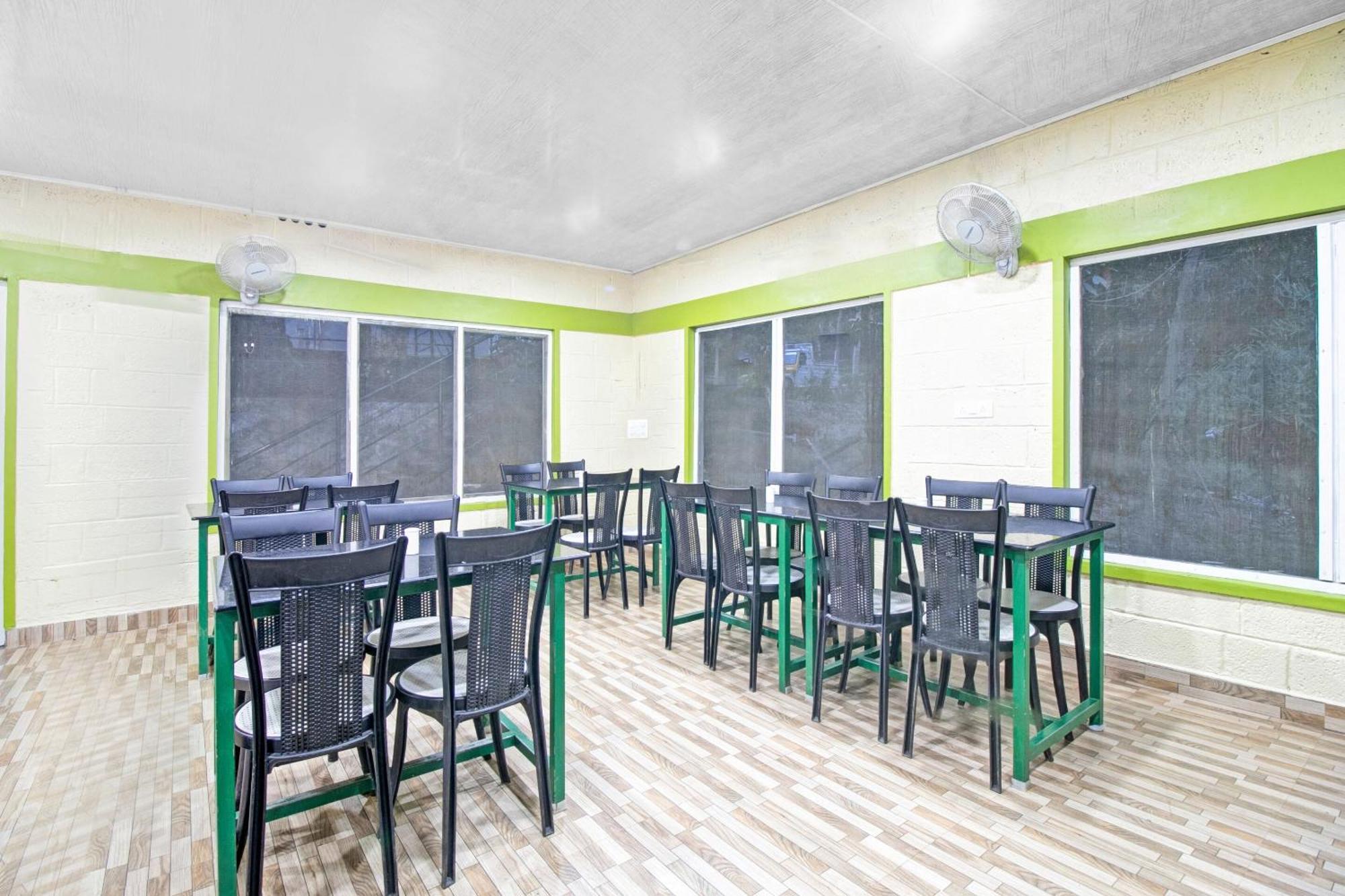 Super Capital O Pop Tavern Kazhakkottam Vettutura Luaran gambar