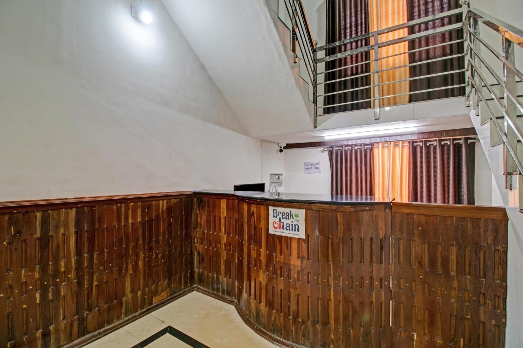 Super Capital O Pop Tavern Kazhakkottam Vettutura Luaran gambar